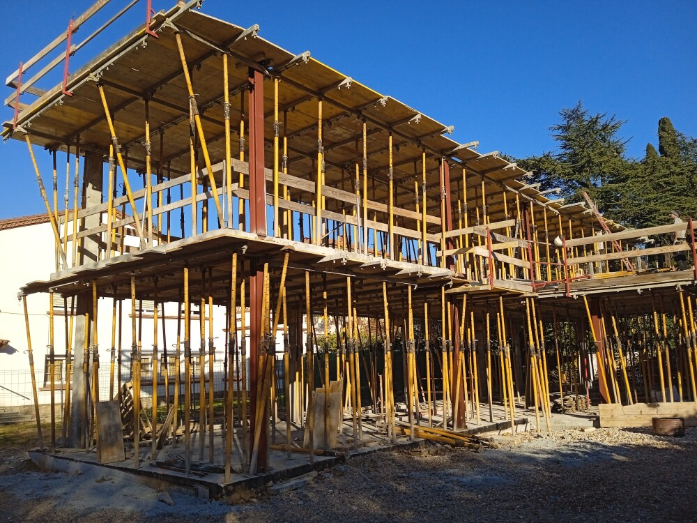 ESOROSA 
(Estructuras y Obras La Roca SL)